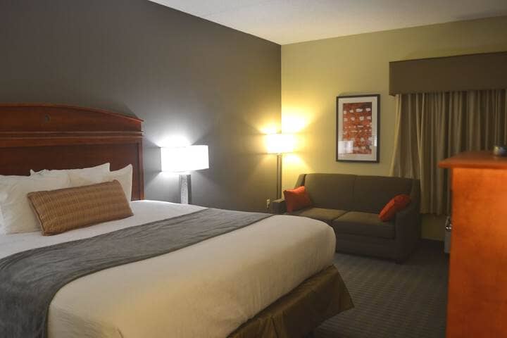 Room 6 of 23